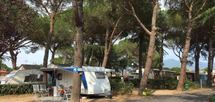 emplacement camping boulou