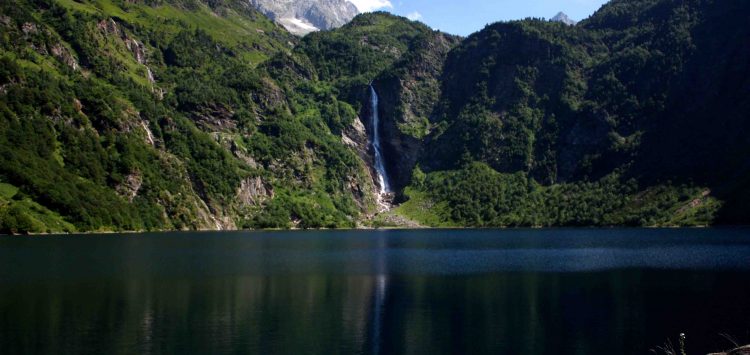 lac randonnée non loin du camping Pyrénées Orientales montagne